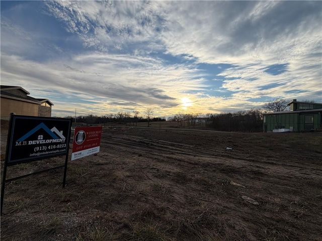 8958 Ginger Street, Lenexa, KS 66227