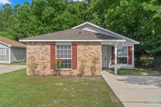 498 Bay Pine Villa Dr, Pensacola, FL 32506
