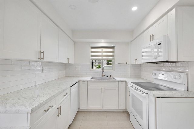 19001 NE 14TH Avenue 145, Miami, FL 33179