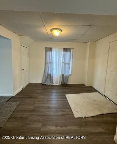 517 S Clemens Avenue, Lansing, MI 48912