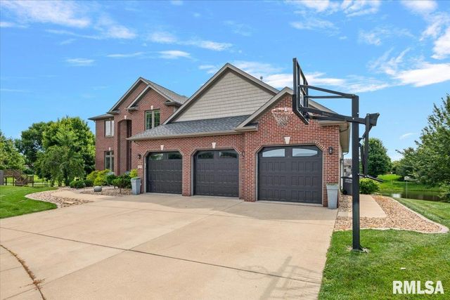 1070 Nine Rock Road, Sherman, IL 62684