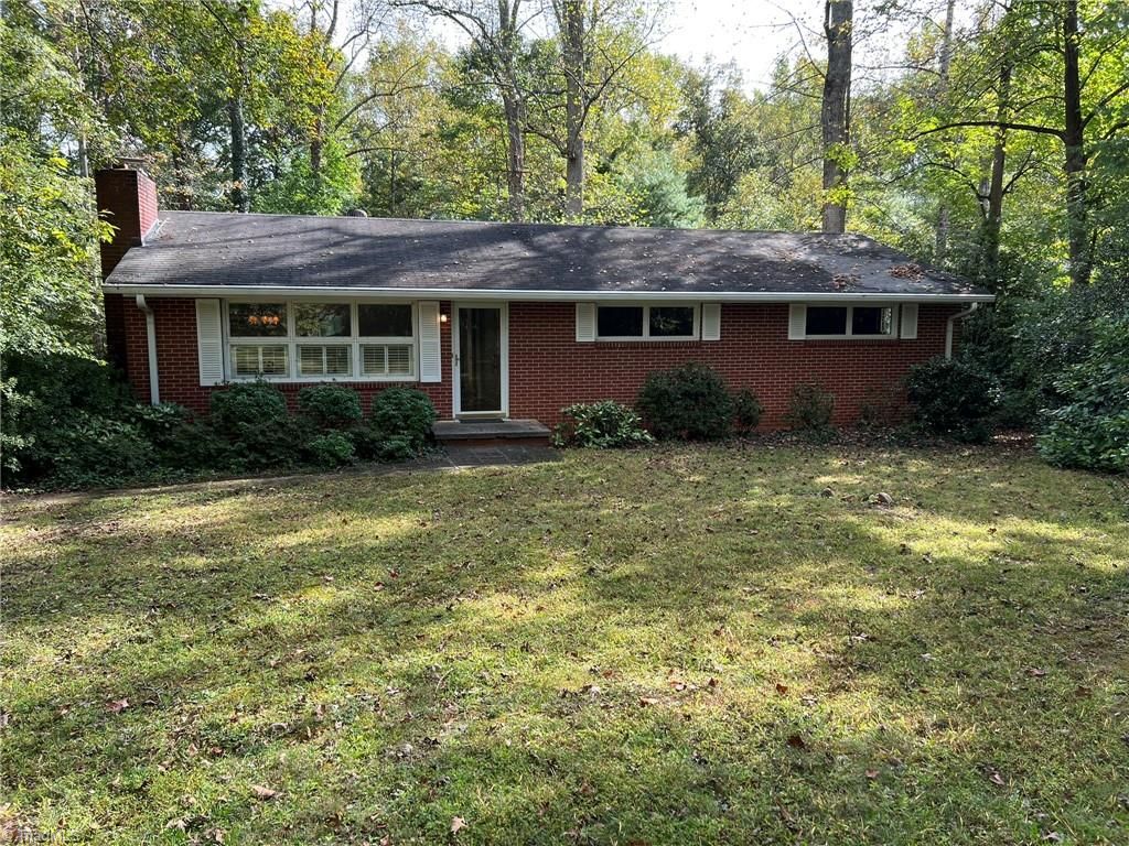 3780 Sandalwood Lane, Winston-salem, NC 27106