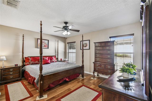 2416 MARTINS RUN, Tavares, FL 32778