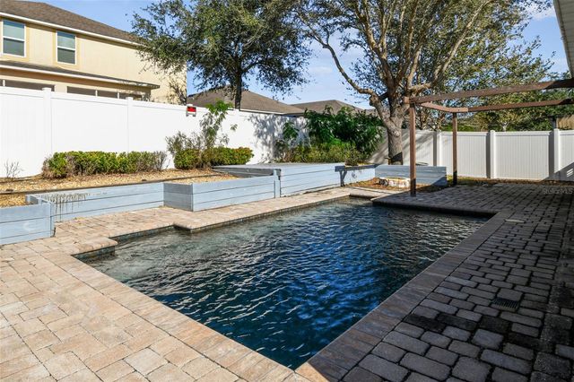 2416 MARTINS RUN, Tavares, FL 32778