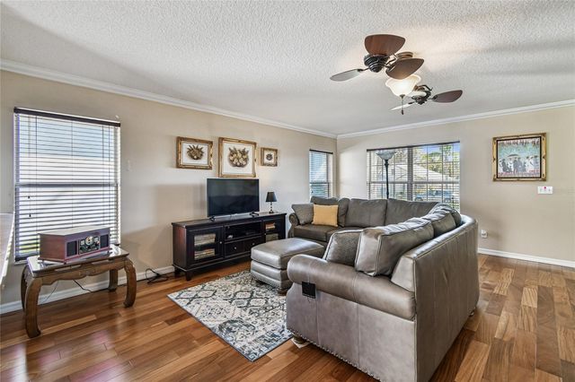 2416 MARTINS RUN, Tavares, FL 32778