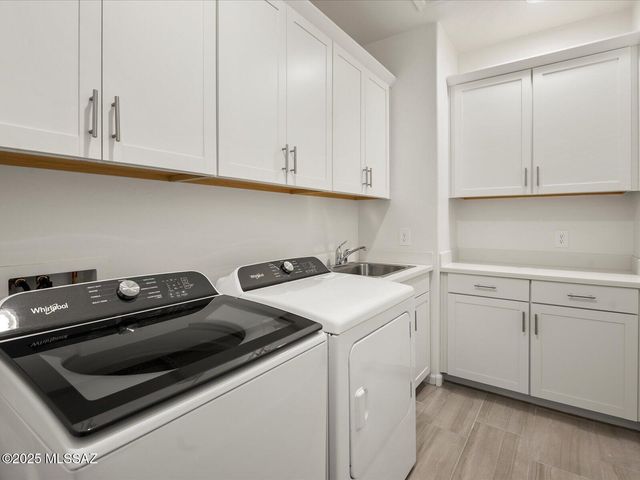 1511 E Cattle Graze Loop, Sahuarita, AZ 85629