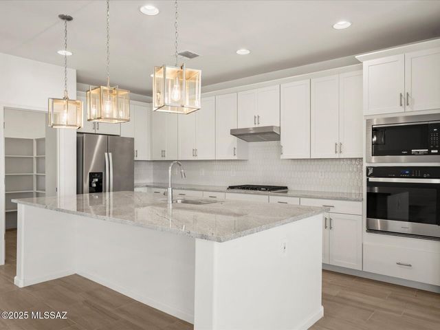 1511 E Cattle Graze Loop, Sahuarita, AZ 85629