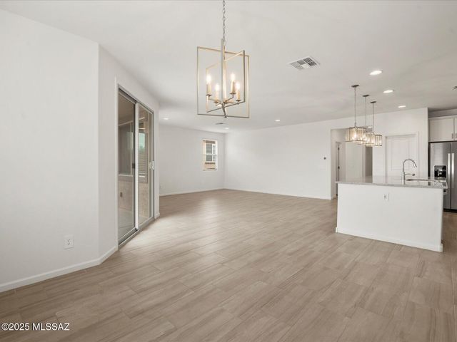 1511 E Cattle Graze Loop, Sahuarita, AZ 85629