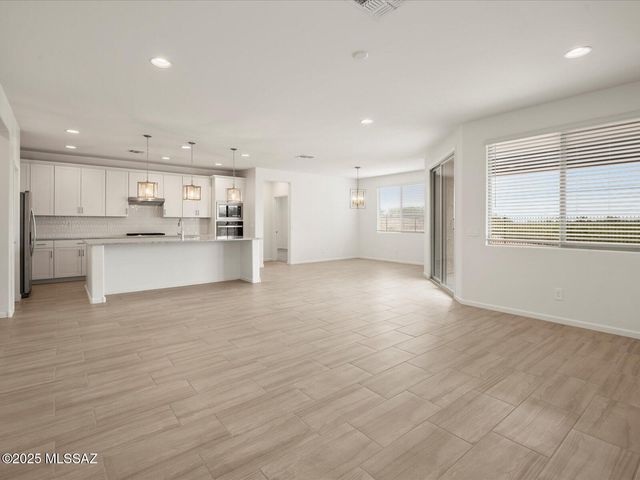 1511 E Cattle Graze Loop, Sahuarita, AZ 85629