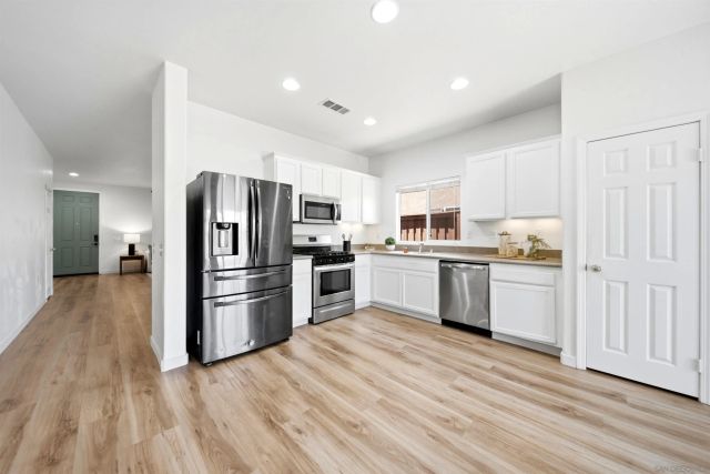 120 Estancia Way, Hemet, CA 92545