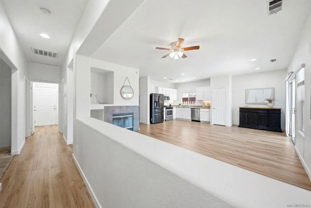 120 Estancia Way, Hemet, CA 92545