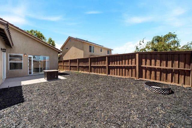 120 Estancia Way, Hemet, CA 92545