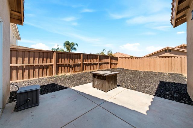 120 Estancia Way, Hemet, CA 92545