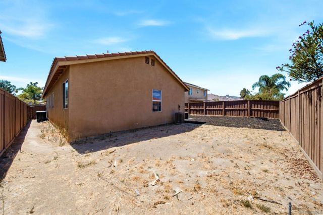 120 Estancia Way, Hemet, CA 92545