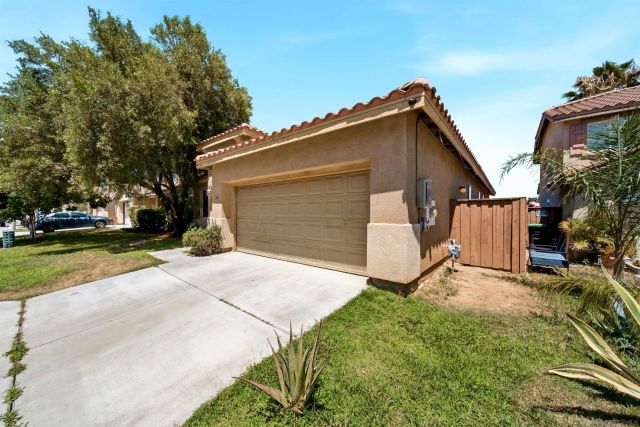 120 Estancia Way, Hemet, CA 92545