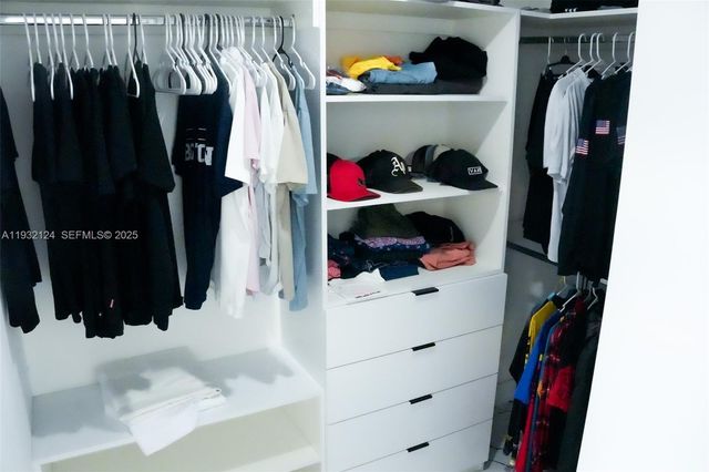 9670 Glacier Dr, Miramar, FL 33025