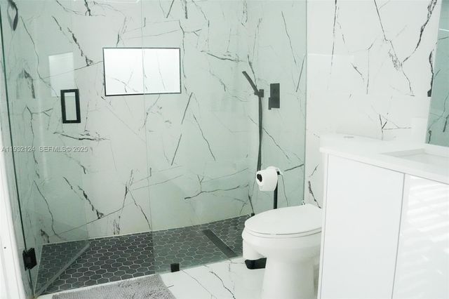 9670 Glacier Dr, Miramar, FL 33025