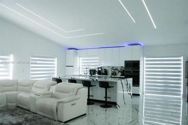 9670 Glacier Dr, Miramar, FL 33025