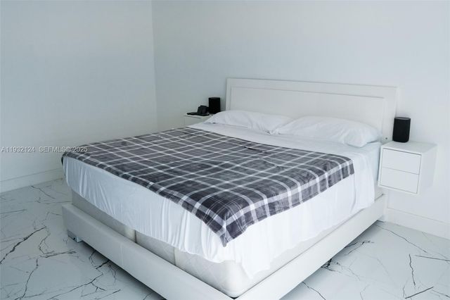 9670 Glacier Dr, Miramar, FL 33025