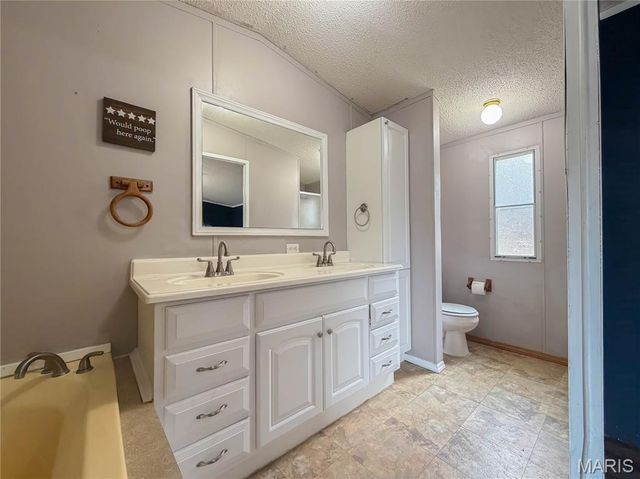 5868 State Road B, Hillsboro, MO 63050