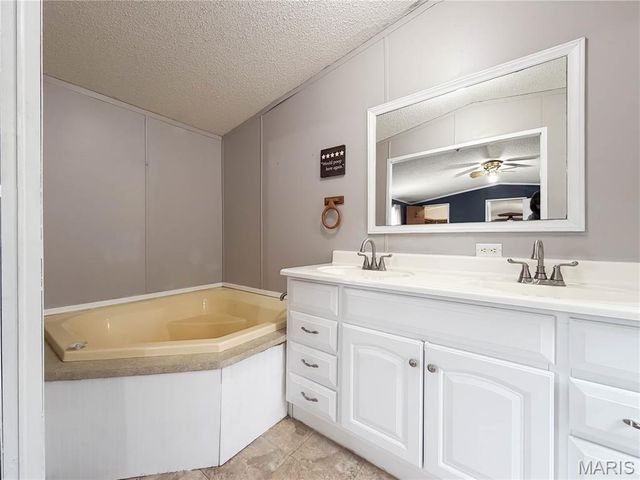 5868 State Road B, Hillsboro, MO 63050