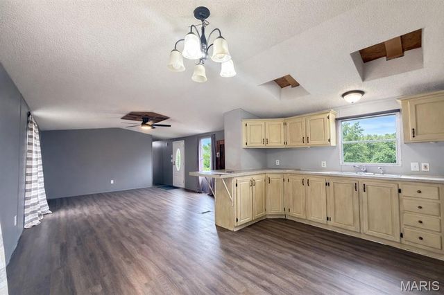 5868 State Road B, Hillsboro, MO 63050