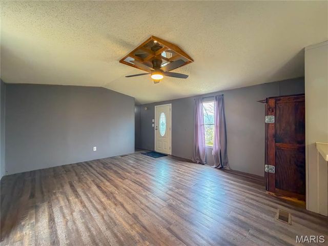 5868 State Road B, Hillsboro, MO 63050
