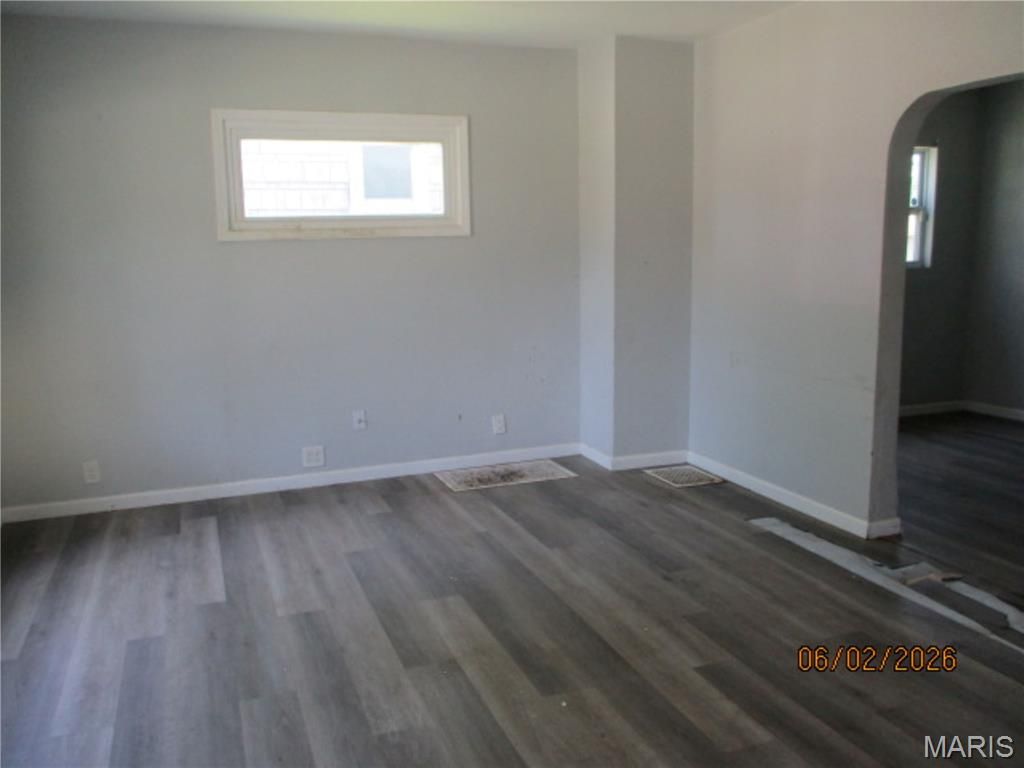 Image 8 of property listing at 2566 State Street, Granite City, IL 62040