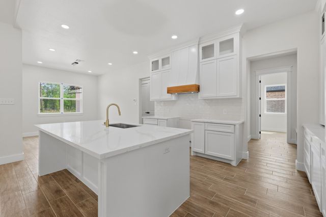 1258 Spanish Dr, Dayton, TX 77535