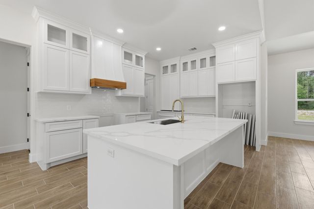 1258 Spanish Dr, Dayton, TX 77535