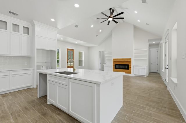 1258 Spanish Dr, Dayton, TX 77535