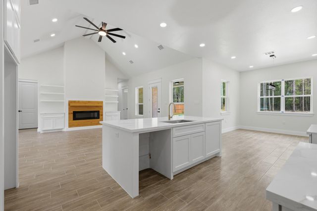 1258 Spanish Dr, Dayton, TX 77535