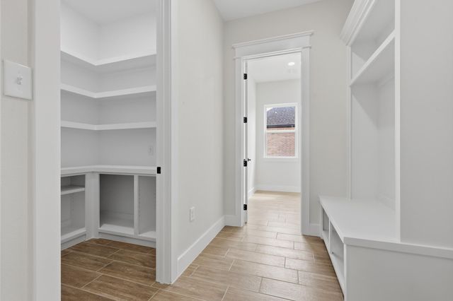 1258 Spanish Dr, Dayton, TX 77535