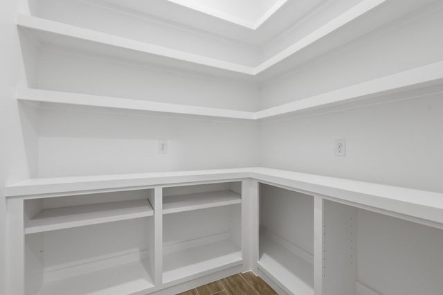 1258 Spanish Dr, Dayton, TX 77535