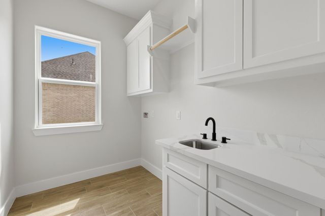 1258 Spanish Dr, Dayton, TX 77535