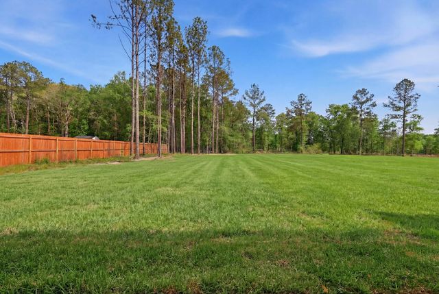 1258 Spanish Dr, Dayton, TX 77535