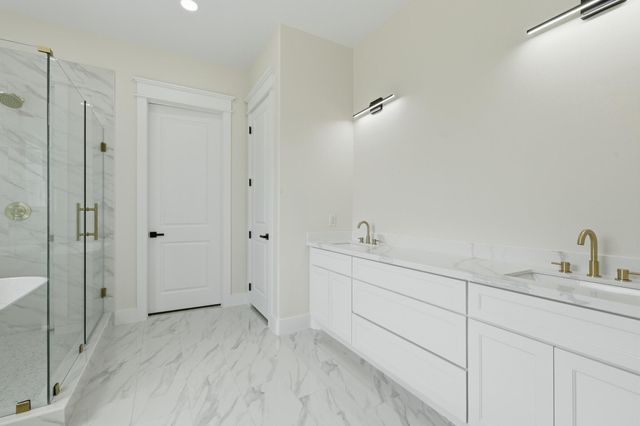 1258 Spanish Dr, Dayton, TX 77535