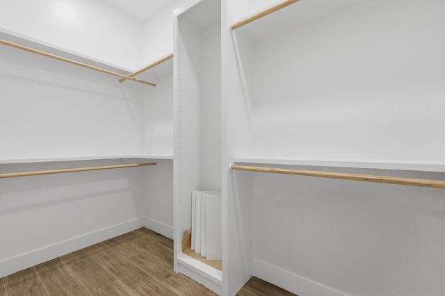 1258 Spanish Dr, Dayton, TX 77535