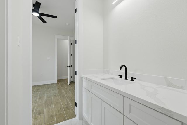 1258 Spanish Dr, Dayton, TX 77535