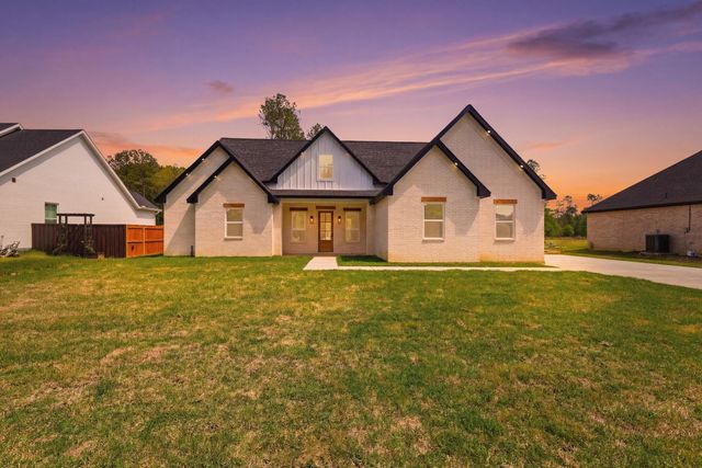 1258 Spanish Dr, Dayton, TX 77535