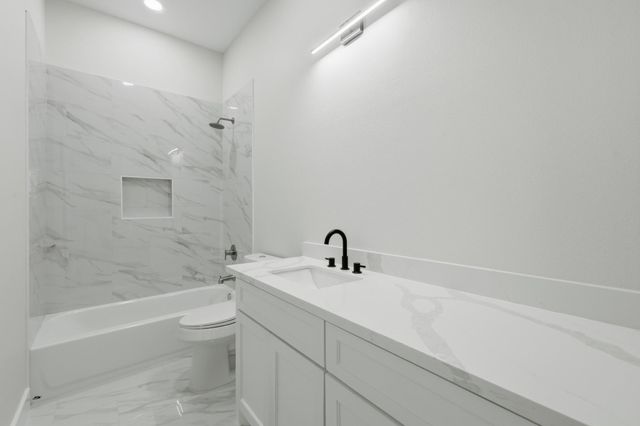 1258 Spanish Dr, Dayton, TX 77535