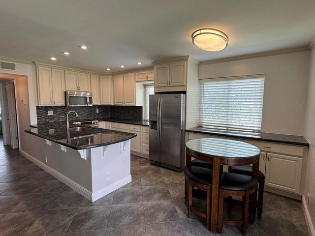 510 Flanders K, Delray Beach, FL 33484