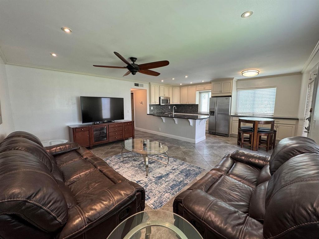 510 Flanders K, Delray Beach, FL 33484