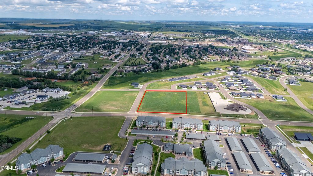 000 State Avenue, Dickinson, ND 58601 photo 10