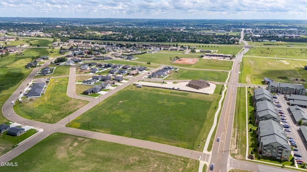 000 State Avenue, Dickinson, ND 58601 photo 9
