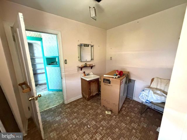 418 DERSTINE AVE, Lansdale, PA 19446