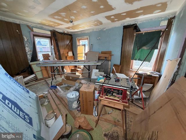 418 DERSTINE AVE, Lansdale, PA 19446