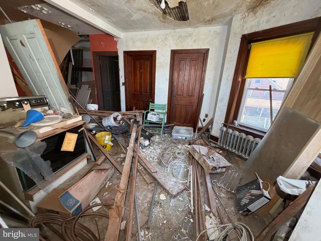 418 DERSTINE AVE, Lansdale, PA 19446