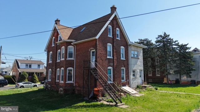 418 DERSTINE AVE, Lansdale, PA 19446