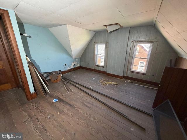 418 DERSTINE AVE, Lansdale, PA 19446